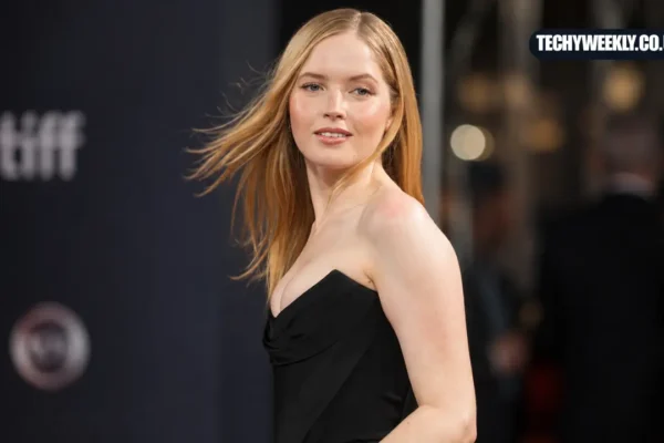 Ellie Bamber